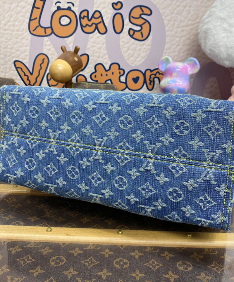 Louis Vuitton OnTheGo MM M46871 Blue